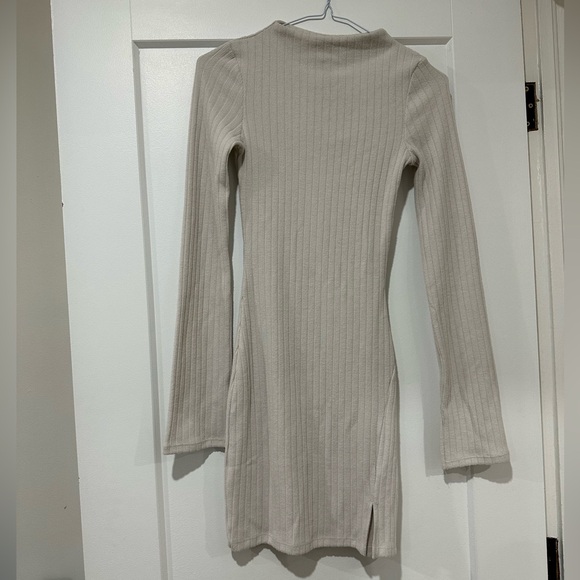 * SOLD * H&M beige dress - Picture 1 of 6